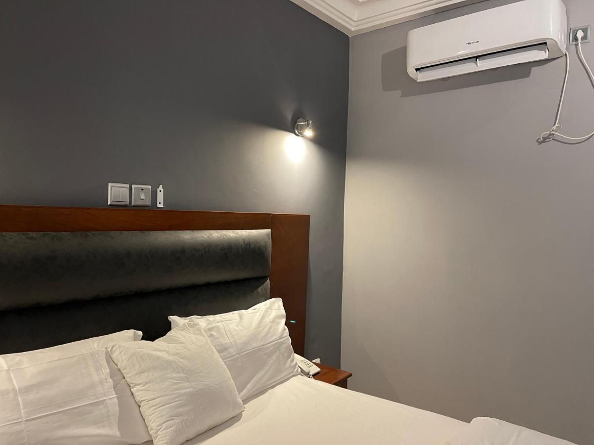 La Rochelle Hotel Yaoundé Exteriör bild