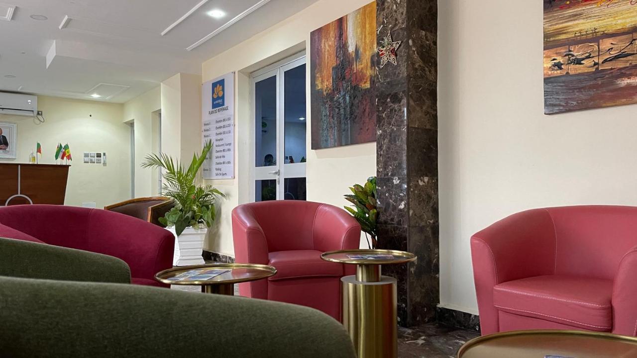 La Rochelle Hotel Yaoundé Exteriör bild