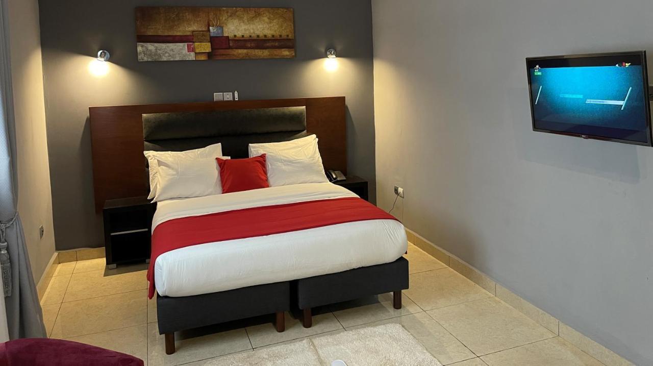 La Rochelle Hotel Yaoundé Exteriör bild