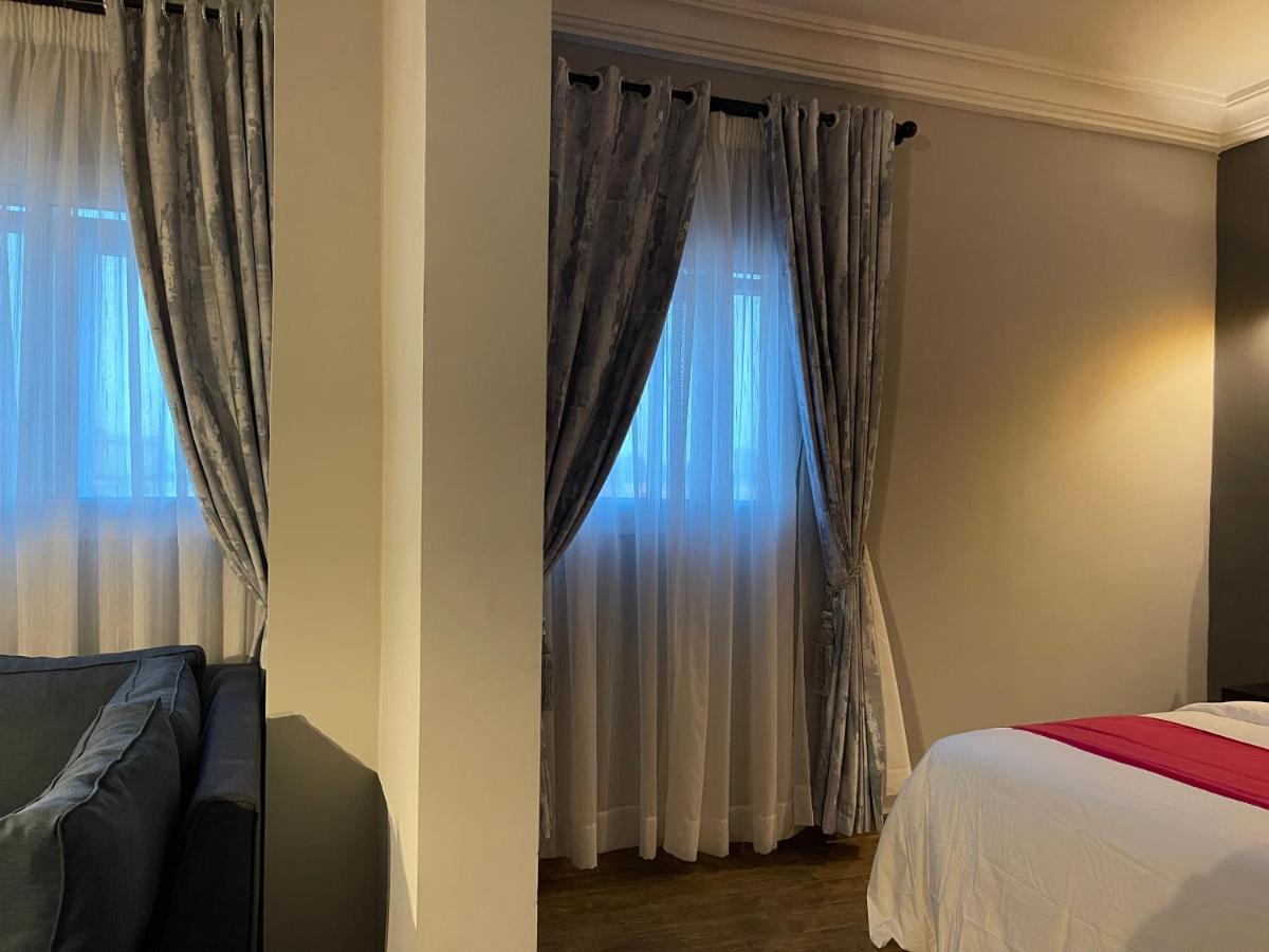 La Rochelle Hotel Yaoundé Exteriör bild