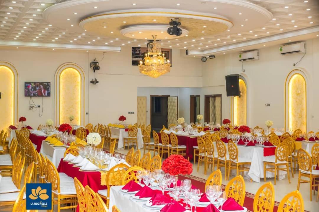 La Rochelle Hotel Yaoundé Exteriör bild