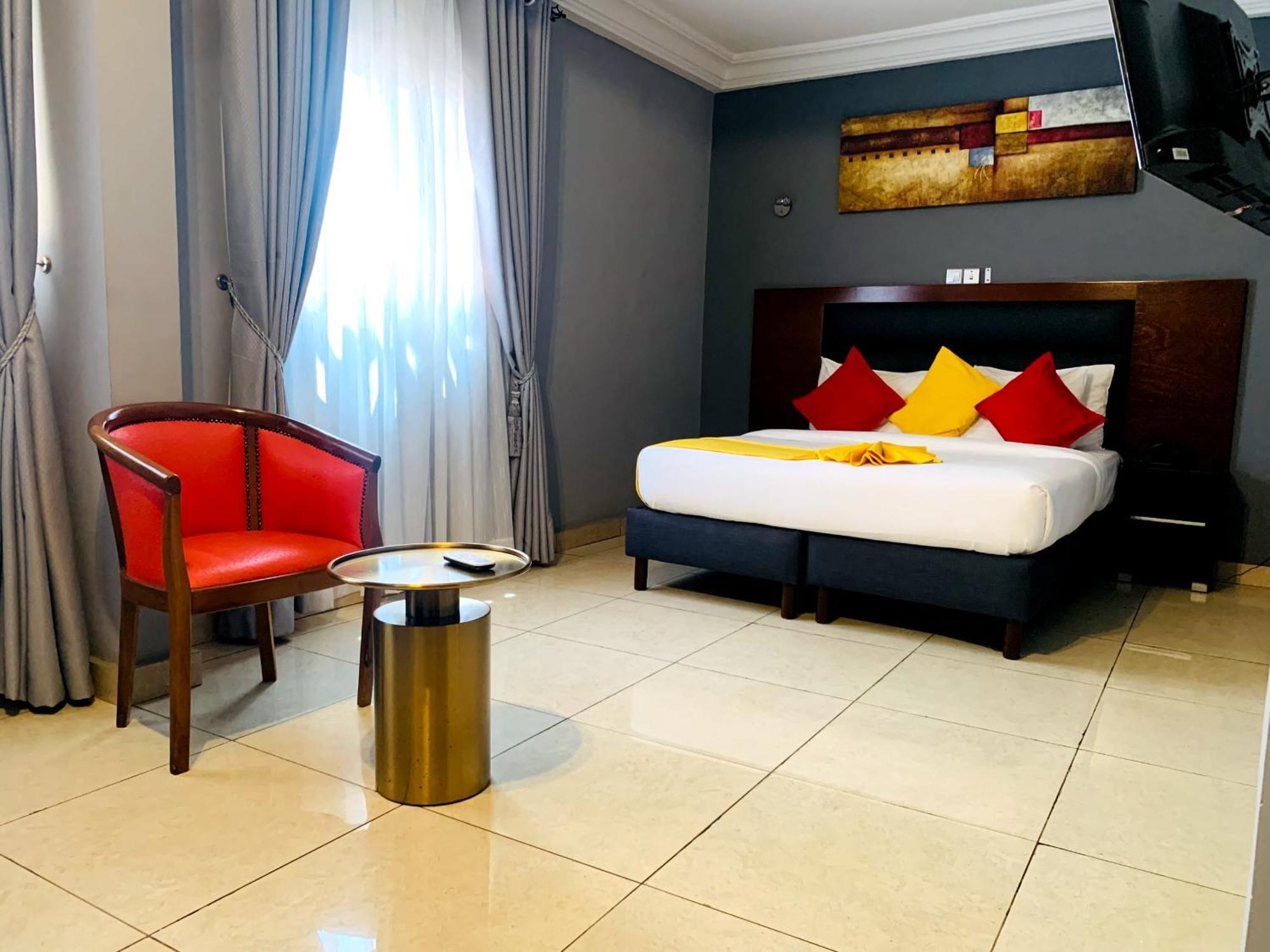 La Rochelle Hotel Yaoundé Exteriör bild